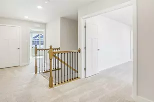 327 Stately Ct, Adams Township, PA 16059 - Photo 7