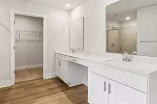 327 Stately Ct, Adams Township, PA 16059 - Photo 9