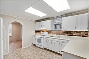 550 W Chestnut St, Washington, PA 15301 - Photo 3