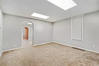 550 W Chestnut St, Washington, PA 15301 - Photo 9