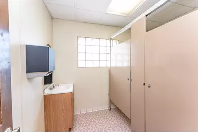 200 Baughman Ave, Jeannette, PA 15644 - Photo 27