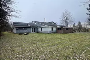 129 S Buhl Farm Dr, Hermitage, PA 16148 - Photo 7