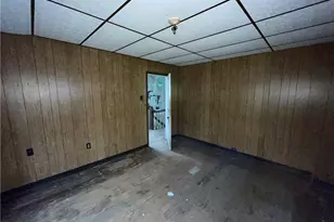 421 Fairview Ave, Turtle Creek, PA 15145 - Photo 9