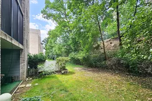 2120 Greentree Rd, Scott Township, PA 15220 - Photo 13