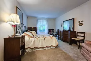 2120 Greentree Rd, Scott Township, PA 15220 - Photo 11