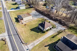 116 Karr Ln, Hempfield Township, PA 15642 - Photo 17