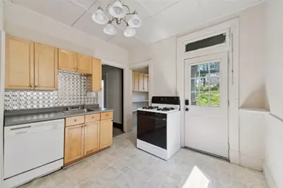 104 Georgetown Avenue, Pittsburgh, PA 15229 - Photo 9