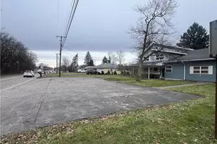 129 S Buhl Farm Dr, Hermitage, PA 16148 - Photo 3