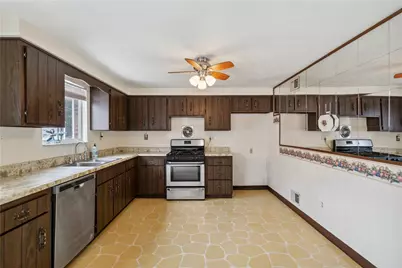 4727 Penn Way, Versailles Boro, PA 15132 - Photo 11