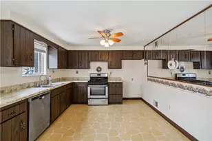 4727 Penn Way, Versailles Boro, PA 15132 - Photo 11