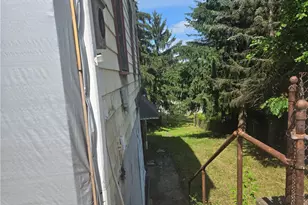 1922 Rhine St, Spring Hill, PA 15212 - Photo 5