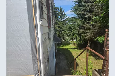 1922 Rhine St, Spring Hill, PA 15212 - Photo 9