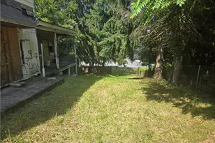 1922 Rhine St, Spring Hill, PA 15212 - Photo 13