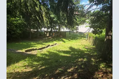 1922 Rhine St, Spring Hill, PA 15212 - Photo 7