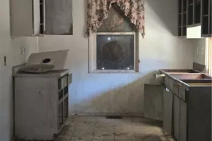 1922 Rhine St, Spring Hill, PA 15212 - Photo 29