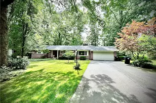 720 Dogwood Ln, Hermitage, PA 16148 - Photo 1