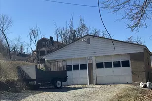 642 Irwin St, Wall Boro, PA 15148 - Photo 3