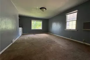 110 W Chartes St, New Castle, PA 16102 - Photo 5