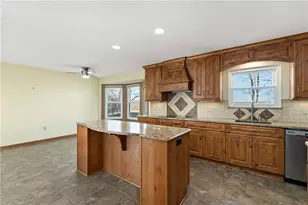 182 Markwood Dr, Cecil, PA 15317 - Photo 9