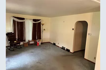 4 Woodbine Dr, Hempfield Township, PA 16125 - Photo 3