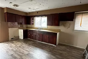 1112 E Washington St, New Castle, PA 16101 - Photo 5