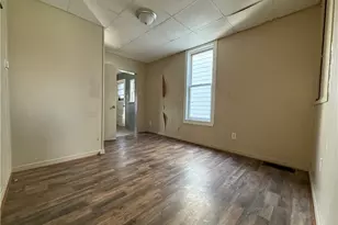 418 E Division St, New Castle, PA 16101 - Photo 5