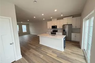 1402 Commons Ln, South Fayette, PA 15017 - Photo 3