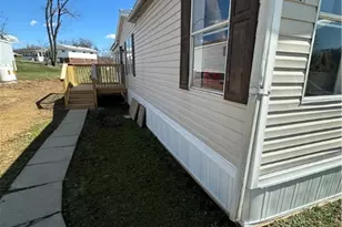 307 Sherwood Dr, Allegheny Township, PA 15068 - Photo 5