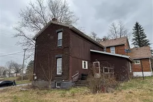 1097 Cedar Ave, Sharon, PA 16146 - Photo 3