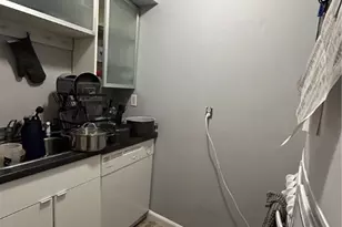 57 Barry St, Pittsburgh, PA 15203 - Photo 9