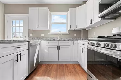 838 Eureka St, Pittsburgh, PA 15210 - Photo 13