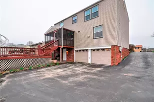 120 Scottsdale Dr, Moon/Crescent Twp, PA 15108 - Photo 3