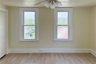 105 W 1st Ave, West Mifflin, PA 15122 - Photo 9