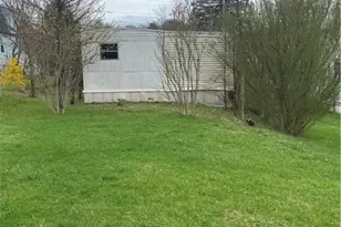 860 N 5th Ave, White Township, PA 15701 - Photo 11