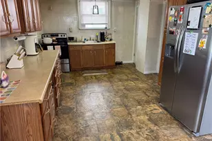 827 Morton St, New Castle, PA 16101 - Photo 5