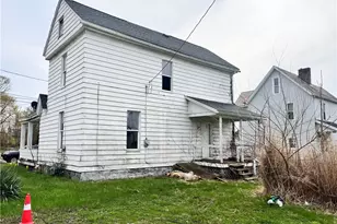 737 Countyline St, New Castle, PA 16101 - Photo 3