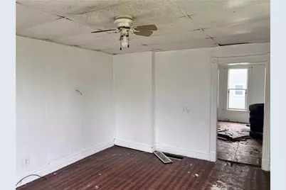 737 Countyline St, New Castle, PA 16101 - Photo 9