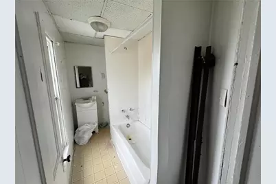 737 Countyline St, New Castle, PA 16101 - Photo 11