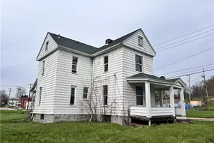 737 Countyline St, New Castle, PA 16101 - Photo 1