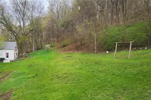 1835 Hillside Ave, Ellwood City, PA 16117 - Photo 3