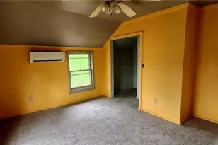 1835 Hillside Ave, Ellwood City, PA 16117 - Photo 11