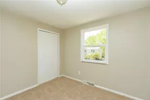 1004 McAllister Dr, Pittsburgh, PA 15068 - Photo 23