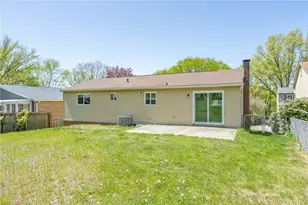 1004 McAllister Dr, Pittsburgh, PA 15068 - Photo 5