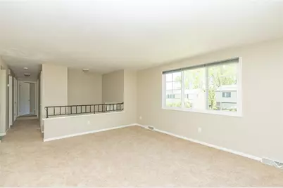 1004 McAllister Dr, Pittsburgh, PA 15068 - Photo 9