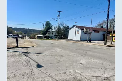 602/604 Taylor Street, New Castle, PA 16101 - Photo 3