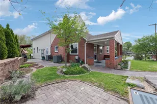 3302 Crestview Dr, North Versailles, PA 15137 - Photo 3