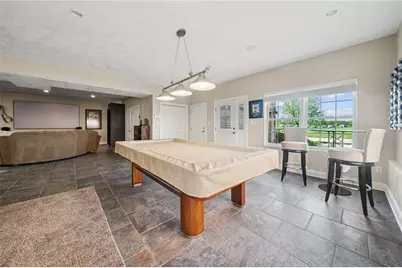 1043 Blackthorne Dr, Penn Twp, PA 15644 - Photo 7