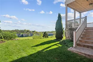 1043 Blackthorne Dr, Penn Twp, PA 15644 - Photo 49