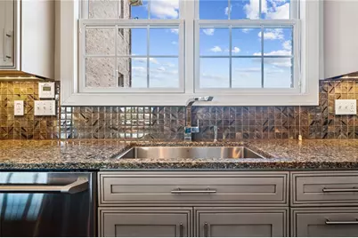 1043 Blackthorne Dr, Penn Twp, PA 15644 - Photo 25