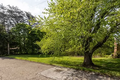 307 Baker Drive, Hopewell Township, PA 15001 - Photo 5